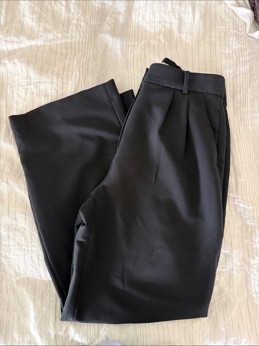 Abercrombie & Fitch Black Pleated Women’s Wide Leg Trouser